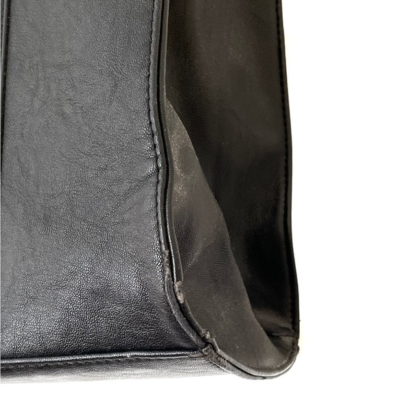 🎉FREE with 3+ items purchased🎉 FOREVER 21 Vegan Leather Bag - Picture 7 of 14